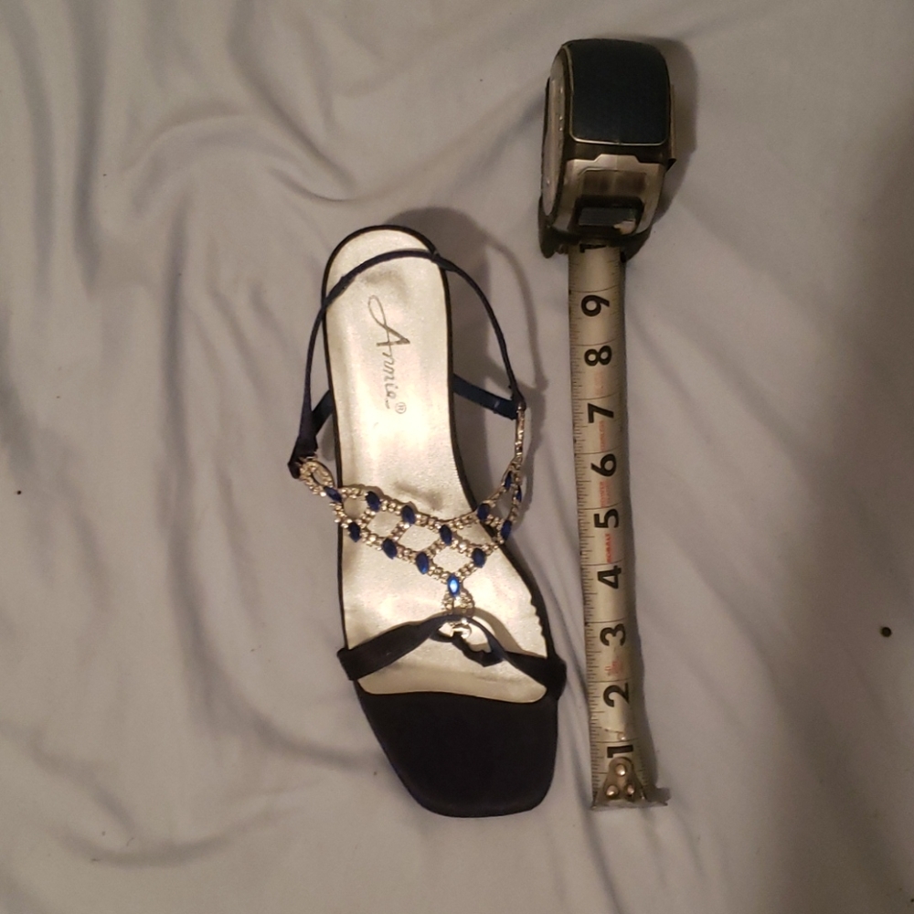 High heels. - Picture 2 of 2
